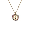Goldene Kette mit Guadalupe-Anhänger, bunten Zirkonia-Steinen und feiner Perlenkette im Boho-Stil - Bunter Zirkonia Runder Jungfrau Maria Anhänger