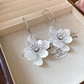 Silver drop oil flower earrings with white petals, zircon and pearl accents - White Flower/Rhinestone