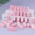 Paquete de esponjas de maquillaje triangulares rosa claro sin látex para difuminar base fluida - 50 Piezas / Rosa Fresa