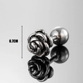 Orecchino a perno da uomo a forma di rosa in acciaio inox con diametro di 0,7 cm - Stile Fiore di Rosa(S229)