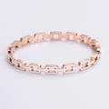 Dettaglio del bracciale in acciaio inossidabile oro rosa con maglie rettangolari bianche - Maglia in smalto bianco rettangolare oro rosa / Oro rosa