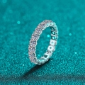 Schitterende S925 sterling zilveren eternity ring bezet met ronde moissaniet - US 9 / 2.1 Karaat Moissanite
