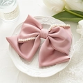 Barrette à cheveux élégante en satin rose avec perles pour un style féminin et doux - Rose