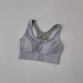 Sport-BH mit Frontreißverschluss in Hellviolett und atmungsaktivem Mesh-Racerback-Design - S / Lila