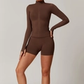 Nahtloses braunes Yoga-Set für Damen mit Langarm-Oberteil und High-Waist-Shorts - S / Oberteil Und Unterteil / Kaffeebraun