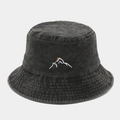 Detailansicht der Bergstickerei auf dem gewaschenen Denim-Stoff eines Vintage-Anglerhuts - M (56-58cm) / Schwarz