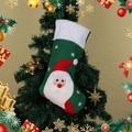 Groene kerstsok met 3D-kerstman-applicatie en witte sneeuwvlokkenborduurwerk voor decoratie - Kerstman / Groen