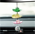 Auto Spiegel Anhänger mit grün gelb rosa Mini Cowboyhüten und einer Diskokugel - Bunt (Drei Farben Hüte + Discokugel)