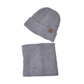 Set invernale da uomo con berretto in maglia grigia e scaldacollo con toppa in pelle - Set da 2 Pezzi (Cappello + Sciarpa) / Grigio chiaro