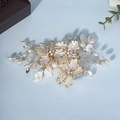 Fermaglio sposa fatto a mano con fiori di metallo dorato e perle su sfondo azzurro - Stile Clip per Capelli Oro (HS-J6982G)