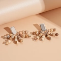 Dettaglio di orecchini vintage con perle di marmo marrone e perni rettangolari argento - Orecchini (perno in argento 925) / Caffè Chiaro Tondo