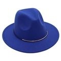 Détail du chapeau Fedora en laine bleu roi avec tube métallique doré et cordon noir fin - M (56-58cm) / Bleu saphir