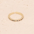 Vista de primer plano de anillo ajustable dorado con incrustaciones de circonita multicolor - Abierto Ajustable / Estilo de Fila de Arcoíris (2#)