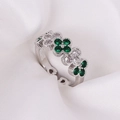 Anello a quadrifoglio in argento con zirconi verdi e bianchi su seta bianca pura - Stile Aperto Regolabile / Argento