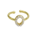 Verstellbarer 18k Messingring mit weißen Kunstperlen auf ovalem Motiv in Gold-Optik - Buchstabe O / Gold