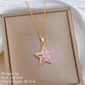 Collana con stella rosa e cristalli su scatola con dettagli su dimensioni e peso - Ciondolo a Stella a Cinque Punte Rosa Catena Dorata(F102)