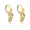 Dettaglio di orecchini a saetta dorati con pavé di zirconi verdi brillanti - Oro con Zirconia Verde