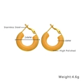 Vue détaillée des boucles d'oreilles 24mm en acier doré avec résine orange incrustée - Style Créoles en C Or + Orange (KE028)