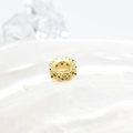Cuenta espaciadora de flor hueca chapada en oro con filigrana para bisutería - 8mm (Agujero de 4mm) / Dorado