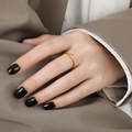 Minimalistischer goldener Ring mit strahlendem Sonnenblumen-Anhänger aus Titanstahl - US 5 / Gold
