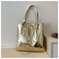Borsa tote dorata metallizzata lucida in ecopelle con ampio spazio interno - Oro