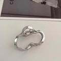 Pince à cheveux irrégulière en métal liquide argenté poli au design moderne - Argenté