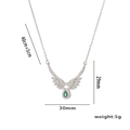 Silberne Engelsflügel-Halskette mit grünem Tropfenstein und Zirkon auf weißem Hintergrund - Silber Grüner Zirkon(8968)