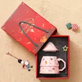 Set tazza natalizia in ceramica rosa con cucchiaio a stella e confezione regalo - Rosa (Confezione regalo)
