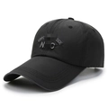 Atmungsaktive schwarze Baseballkappe mit UPPER SIDE NYC Stickerei für den Sommer - Verstellbar / Schwarz