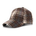 Dettaglio del tessuto a quadri strutturato e della corona rigida del cappello baseball - Taglia unica / Plaid Marrone Beige (A)