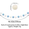 Guirlande de pompons bleus et blancs 2,5m pour décoration de fête d'anniversaire - Anniversaire de Garçon / Guirlande de Pompons Bleu Clair & Blanc