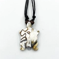 Pendaglio a forma di tartaruga con trama in marmo bianco e cordino nero con perle di legno - P/Tartaruga Motivo Marmo