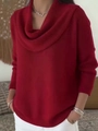 Dames gebreide trui met losse pasvorm en een dikke col in dieprode kleur - S / Rood