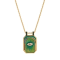 Detalle del colgante de tarot dorado con textura verde y gemas de colores - Mal de Ojo Verde
