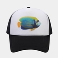 Detail des tropischen Fischdrucks auf der weißen Front der Mesh-Trucker-Kappe - Schwarz-weißer Doktorfisch mit Muster (Farbe #10)