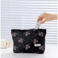 Trousse à maquillage portable en toile noire avec broderie florale rose violette chic - Fond Noir Fleur Rose Grand