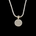Collana hip hop dorata con ciondolo tondo ghiacciato e catena tennis su sfondo nero - Oro 39mm + Collana Tennis 20in*4mm / Oro