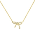 Elegante collana a fiocco dorato con pietre di zirconia cubica su una classica catena a maglie - Stile D Collana con Fiocco e Zirconi Oro