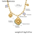 Détail du collier en acier doré avec étoiles en céramique et pendentifs cœur en pierre - Collier DIY Céramique Bleu Clair Doré (TXP519MB51021)