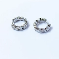 Paire de boucles d'oreilles argentées en laiton avec texture lave et fini froissé - Or Blanc