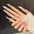 Faux ongles stiletto extra longs avec perles roses, strass et détails fleurs 3D - Grand (L) / 675-Stiletto (Décor 3D Perle Rose)
