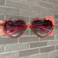 Gafas de sol de corazón rosa con purpurina para niños con flores y degradado - Rojo Translúcido Con Brillo Y Lentes Grises Degradados
