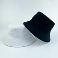 Cappello a secchiello reversibile in cotone bianco e nero con cuciture rinforzate - M (56-58cm) / Esterno Nero Interno Bianco