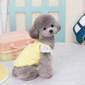Gilet estivo giallo per animali con colletto in pizzo bianco e fiocco a scacchi - S / Giallo