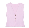 Gilet en maille rose pour femme avec col en V profond et boutons dorés sur fond blanc neutre - Haut Rose