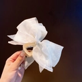 Elegante molletta per capelli con grande fiocco in rete bianca e plastica beige da donna - Beige