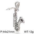 Ciondolo sassofono teschio in acciaio al titanio argento, gioiello musicale 44x21mm - Ciondolo per Sassofono in Argento (KP55730-BD)