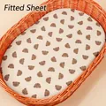 Detail of baby cradle fitted sheet with brown bear prints on soft cotton fabric - Bear Head Print / 81*41 cm