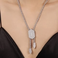 Collana bolo tie argento con pendente esagonale in zircone e gocce di nappa metallica - Collana Argento