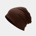 Texture détaillée du bonnet slouchy marron foncé en coton tricoté souple et élastique - Marron